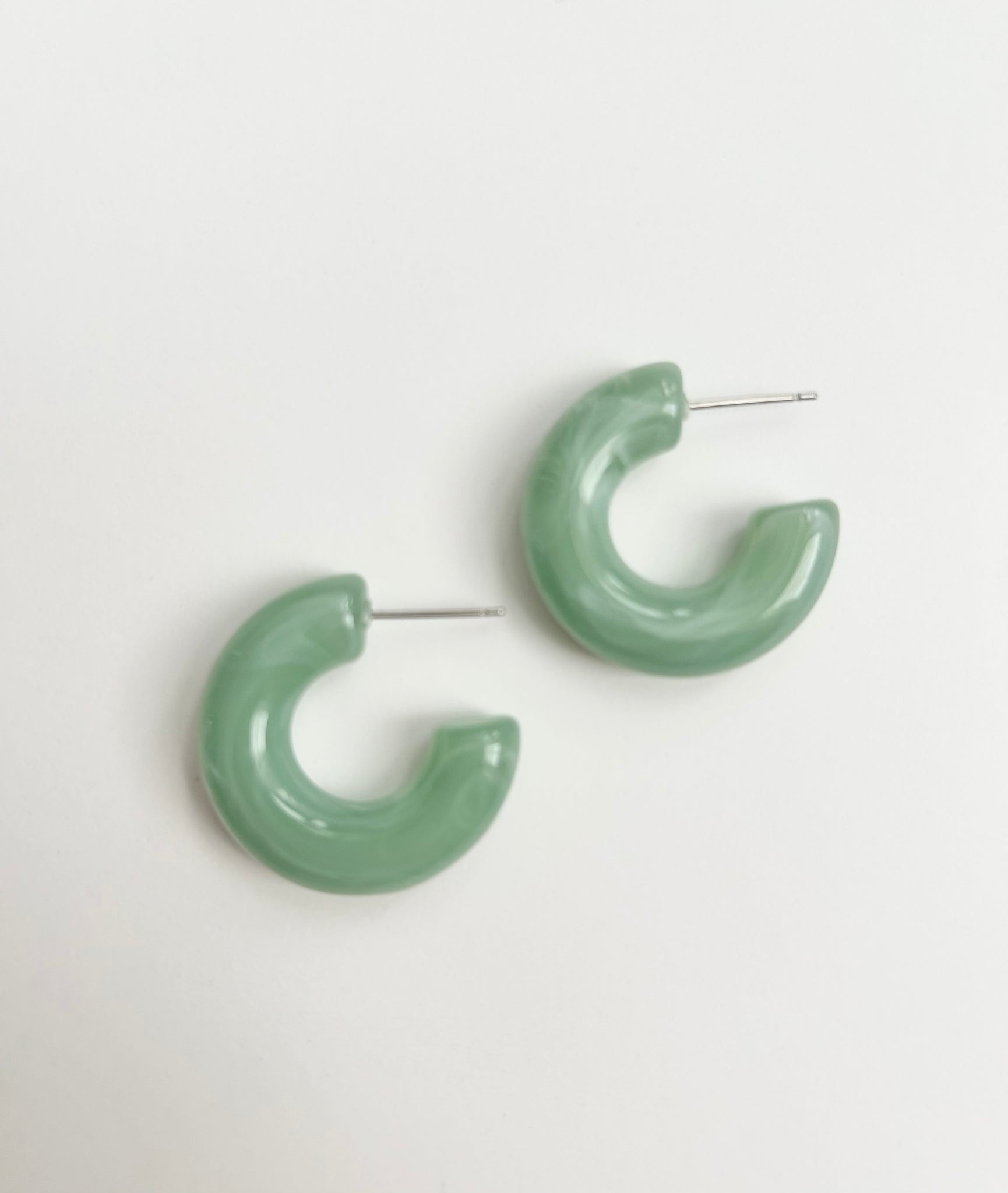 Callie Hoop Earrings in Green Swirl