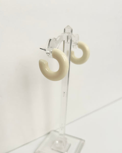 Callie Hoop Earrings in Cream