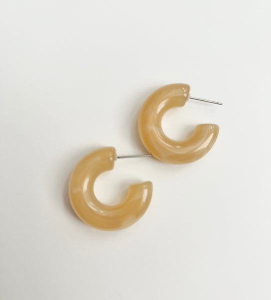 Callie Hoop Earrings in Camel Swirl