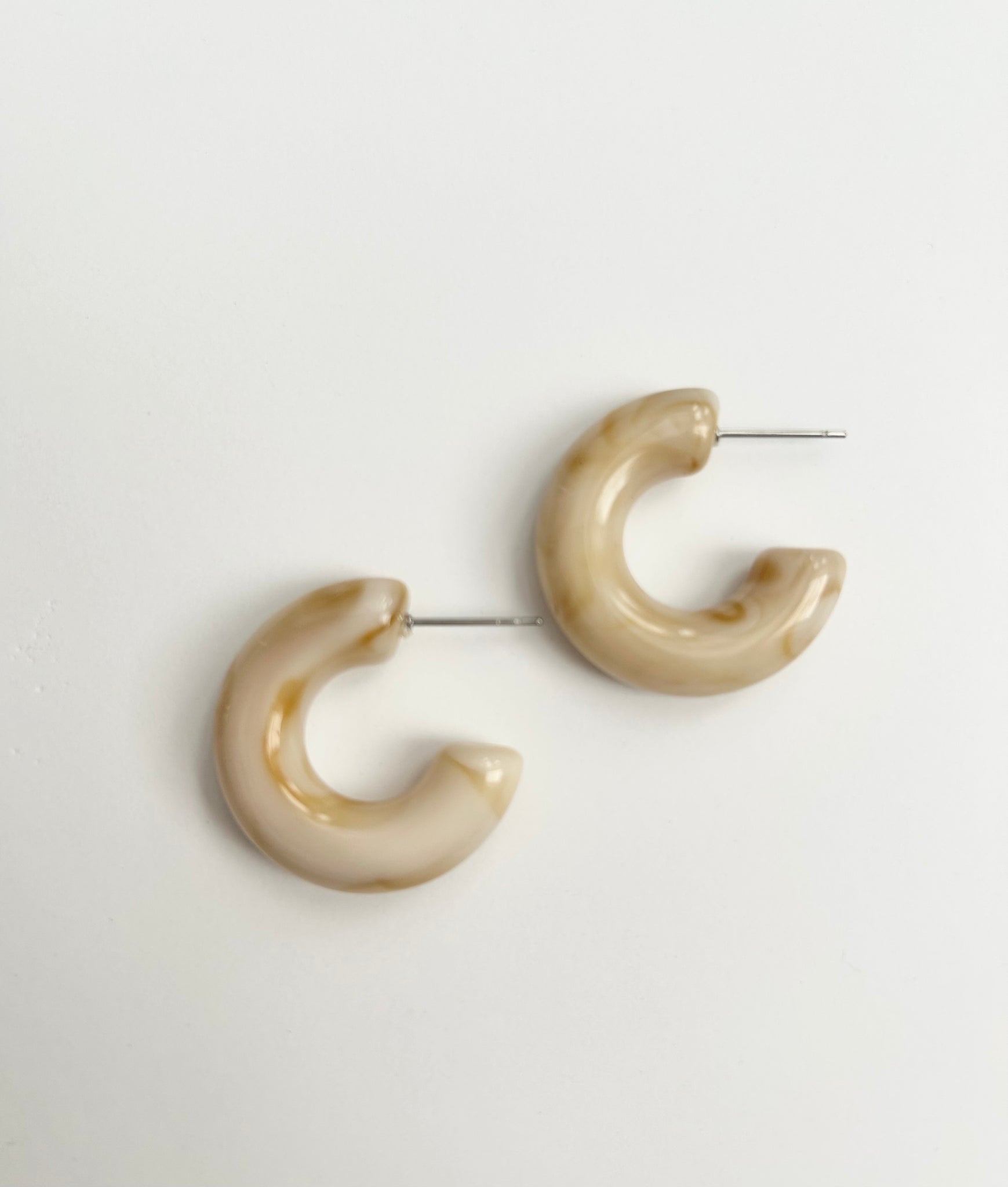 Callie Hoop Earrings in Creamsicle